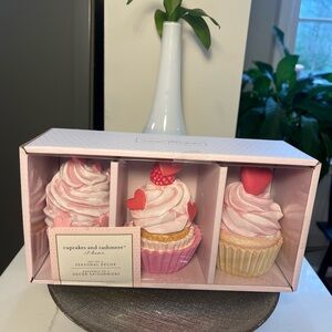 Cupcakes & Cashmere Cupcakes Vanilla with Hearts Valentines Set of 3 NIB